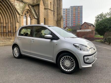 VOLKSWAGEN UP 1.0 High up!