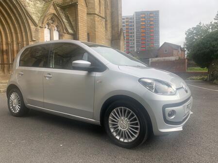 VOLKSWAGEN UP 1.0 High up!